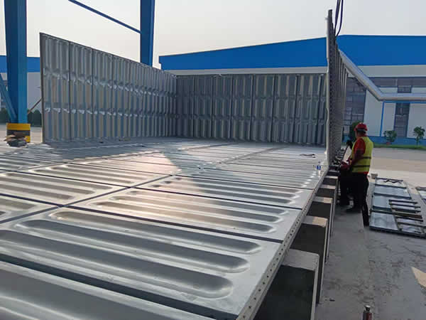 雙向弧肋型超剛度無(wú)拉筋水箱組裝